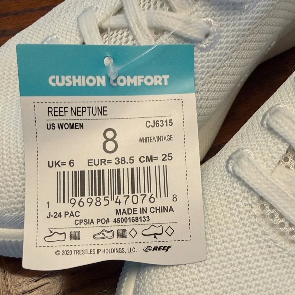 Reef Women's Classic White Sneakers - Picture 2 of 4